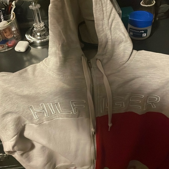 Tommy Hilfiger Sweaters - Tommy Hilfiger Sweater/Zip Up